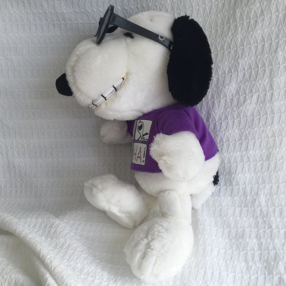 Vintage 1999 Snoopy Plush 11" Sitting Smiles when Squeeze tummy - Picture 3 of 6